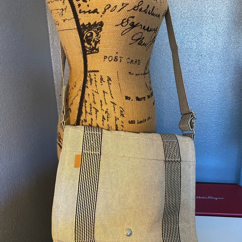HERMES HER LINE Unisex Messenger Bag